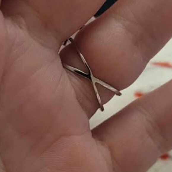 Sterling Silver Leon Ring Size 6 - Picture 2 of 3